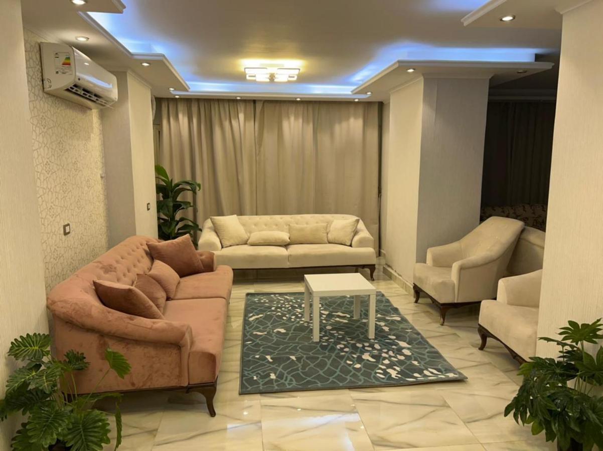 شقة للايجار في الزمالك Apartment *